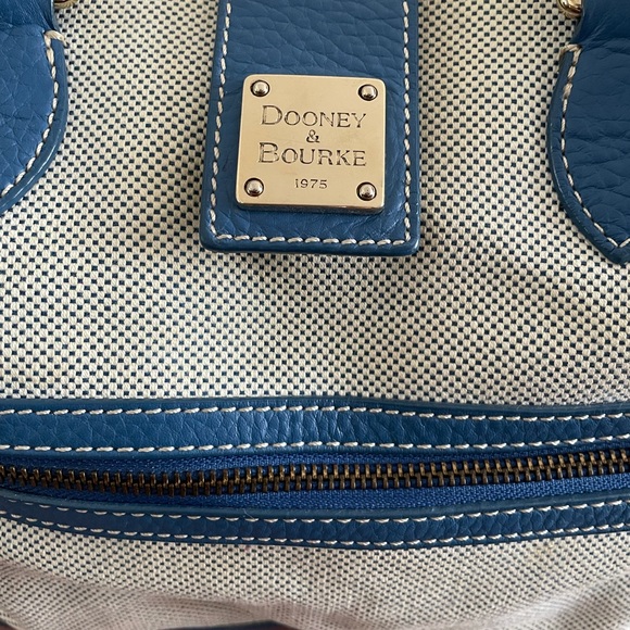 Authentic Dooney and Bourke bag - Picture 6 of 11